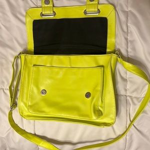 Mondani New York Purse